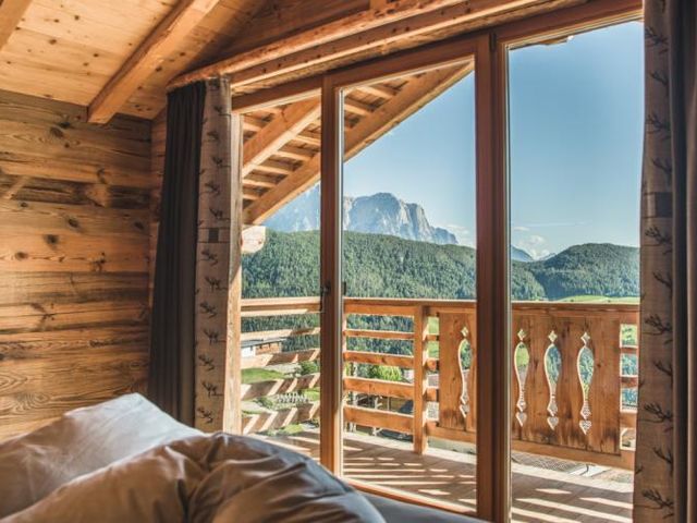 Chalet Resort Zu Kirchwies in Lajen